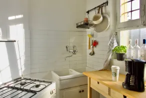 Artist's apartment - Image 5