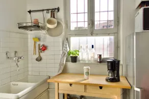 Artist's apartment - Image 3