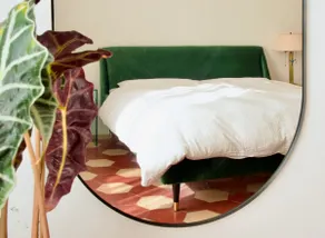 Artist's apartment - Image 2