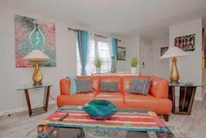 Lovely Eclectic Duplex - Peaceful Neighborhood - Image 2