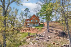 Cozy Cabin w/ Hot Tub - World’s Inn - Image 2