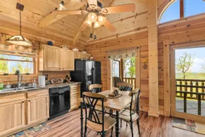 Cozy Cabin w/ Hot Tub - World’s Inn - Image 5