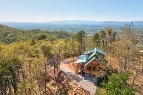 Cozy Cabin w/ Hot Tub - World’s Inn - Image 3
