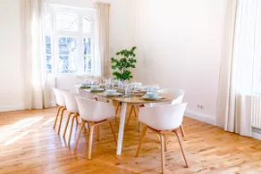 120 m² historic apartment in Krefeld | Stucco + balcony - Image 3