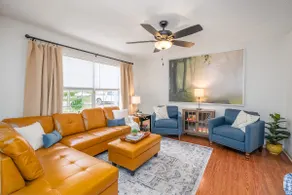 Southern Getaway near Downtown Savannah & Tybee - Image 3
