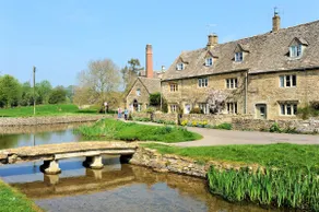 A Quaint Grade 11 Listed Detached Stone Cottage In Lower Slaughter with parking. - Image 3
