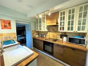 A Quaint Grade 11 Listed Detached Stone Cottage In Lower Slaughter with parking. - Image 4