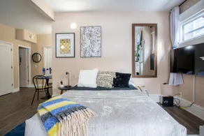 Uptown Funk- Remodeled Studio, Iconic Neighborhood - Image 3