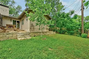 Cozy Zilker Bungalow w/Backyard, 2BR 2BA - Image 2