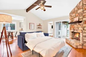 Cozy Zilker Bungalow w/Backyard, 2BR 2BA - Image 4