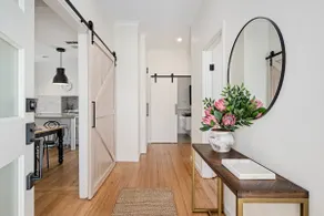 Frankie's Place- lux & stylish - Image 3