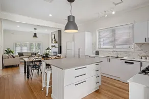 Frankie's Place- lux & stylish - Image 5