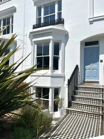 Luxury, Location and Convenience - Image 2