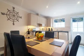 Compass Cottage, sleeps 8 + dog - Image 4