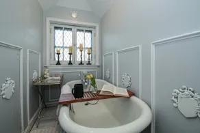 Historic Derby Carriage House - Image 4