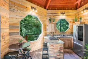 Oregon Treehouse Getaway! - Image 5