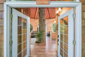 Oregon Treehouse Getaway! - Image 3