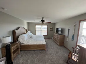 Country home with lake access and game room. - Image 5