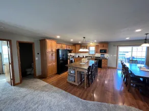 Country home with lake access and game room. - Image 2