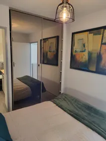 Cozy cocoon, quiet residence - Image 5