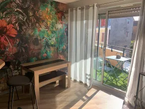 Cozy cocoon, quiet residence - Image 4