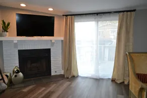 Apartment in Clarendon Hills. - Image 3
