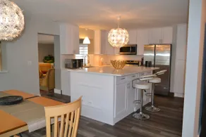 Apartment in Clarendon Hills. - Image 5
