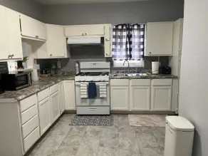 Lovely 3 Bedroom Apartment - Image 3