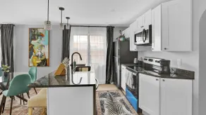 Luxury Apartment In Lakewood - Image 4