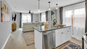 Luxury Apartment In Lakewood - Image 3