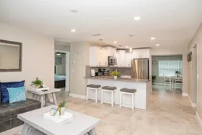 Stylish home away from home. - Image 3