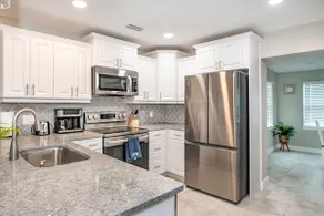 Stylish home away from home. - Image 5