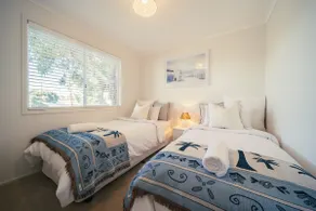 Beach View Bliss~Stunning sunsets.King bed.Netflix - Image 3