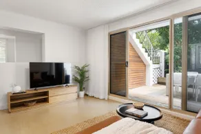 New Farm Hideaway With Courtyard - 2bed-1bath-1car - Image 3