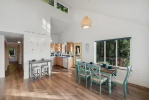 Waterfront Beach House•HotTub•Sauna•Mountain Views - Image 3