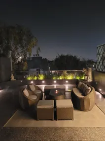Exclusive & Private Penthouse with Terrace Garden - Image 5