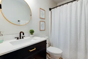 Boho Mod | 10 Mins to AVL Office & High Speed Wifi - Image 5