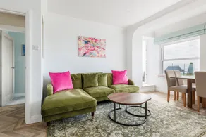 Sandy Beach, 3 Bed & Parking with Sea Views - Image 5
