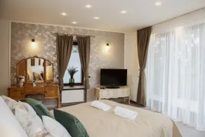 Hilltop Wellness Villa-big garden, sauna, hot tube - Image 3