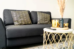 Deluxe Suite - Parking - Workspace - Image 2