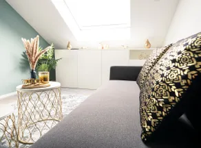 Deluxe Suite - Parking - Workspace - Image 5