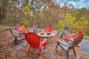 Spacious Cabin with Hot Tub near Carters Lake - Image 4
