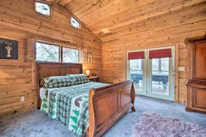 Spacious Cabin with Hot Tub near Carters Lake - Image 5