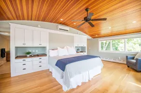 Luxury Waterfront Private Property with Hot Tub - Image 3