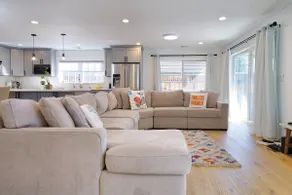 Beauty House near Apple Googl Harker Netflix - Image 3