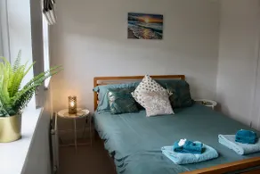Homely Seaside Stay in Babbacombe - Image 2