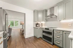 Charming Serenbe Carriage House - Image 4