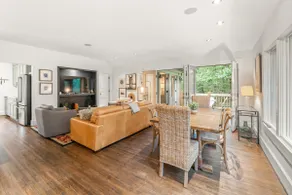 Charming Serenbe Carriage House - Image 3