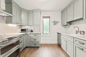 Charming Serenbe Carriage House - Image 5