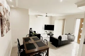 Stylish townhouse close to Morwell CBD - Image 4